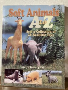 渋谷区の古本出張買取で買い受けた手芸・クラフト洋書『Soft Animals A to Z(Carolyn Vosburg Hall著)』の表紙